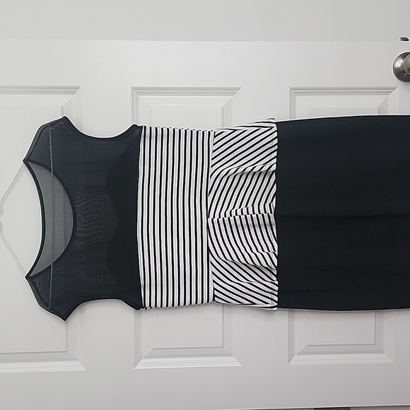 Dress - Picture 4 of 5